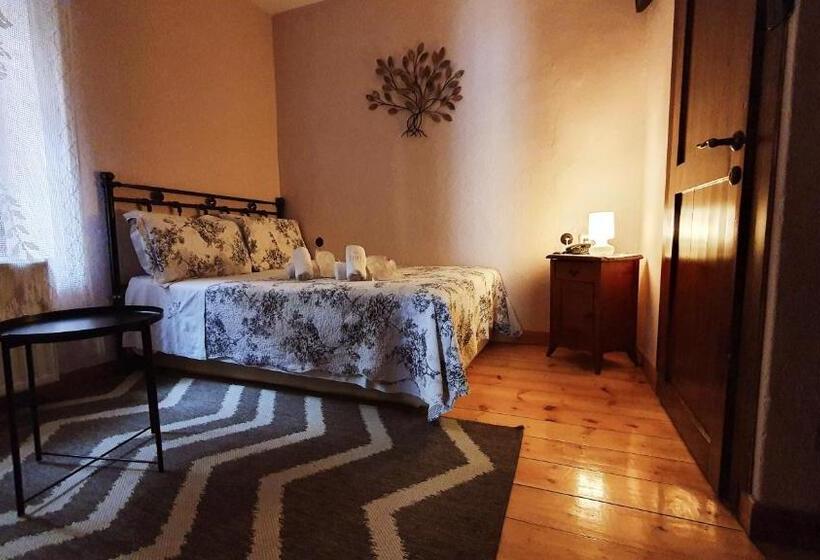 ホテル Varosi Guesthouse