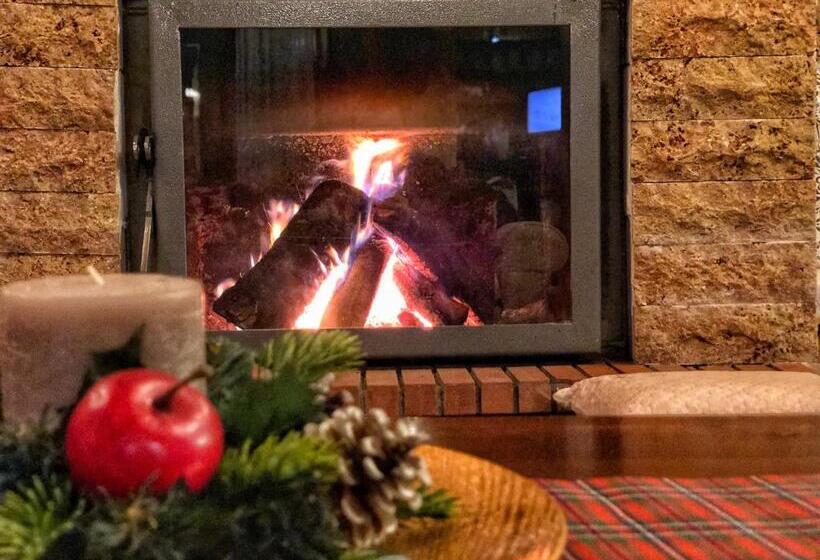 ホテル Varosi Guesthouse