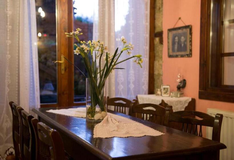 ホテル Varosi Guesthouse