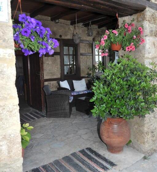 ホテル Varosi Guesthouse