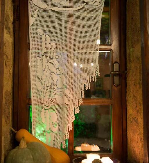 ホテル Varosi Guesthouse