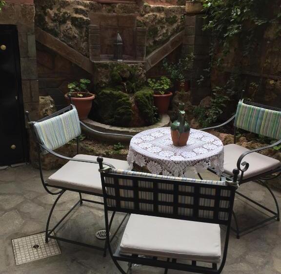 ホテル Varosi Guesthouse