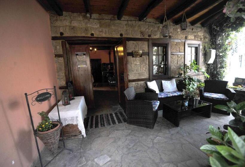 ホテル Varosi Guesthouse