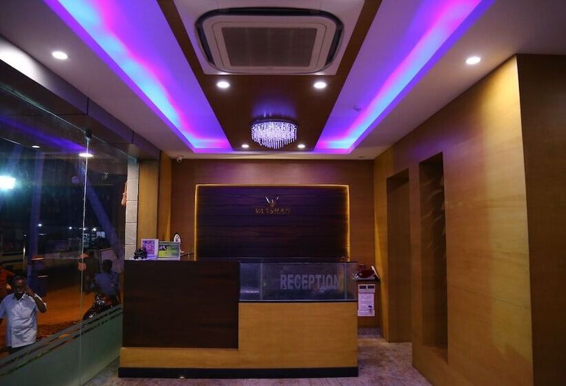 ホテル Varshan International