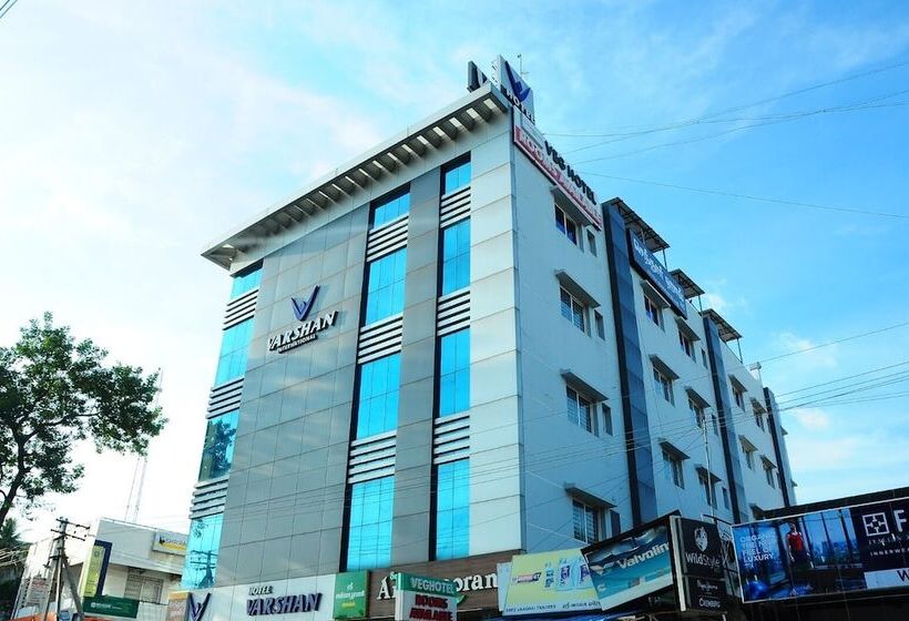 ホテル Varshan International