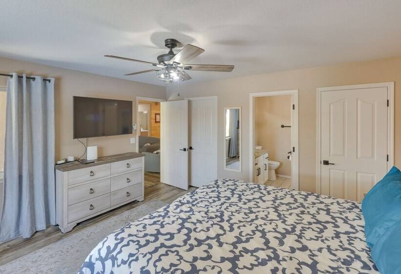 Lovely Bullhead City Retreat W/ Patio & Grill!