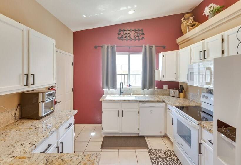 Lovely Bullhead City Retreat W/ Patio & Grill!