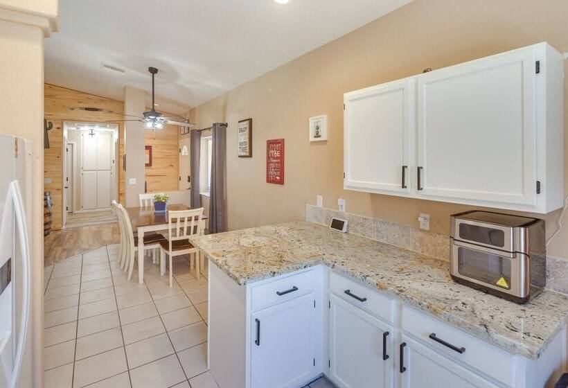 Lovely Bullhead City Retreat W/ Patio & Grill!