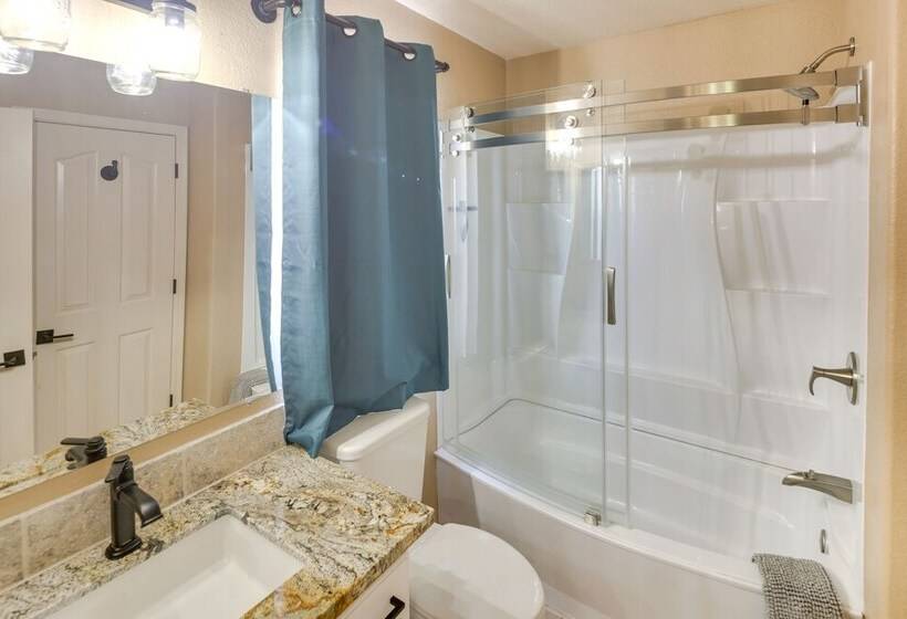 Lovely Bullhead City Retreat W/ Patio & Grill!