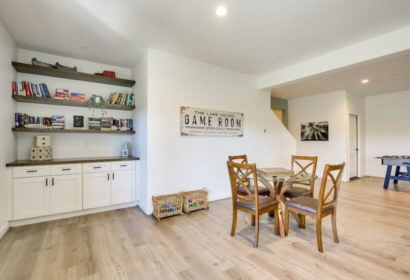 Newly Built Lakeview Home With Family Game Room!