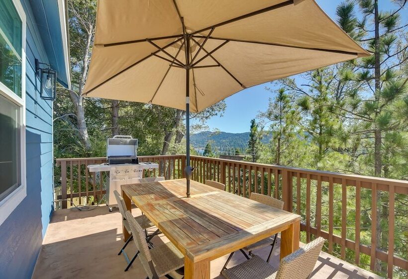 Newly Built Lakeview Home With Family Game Room!