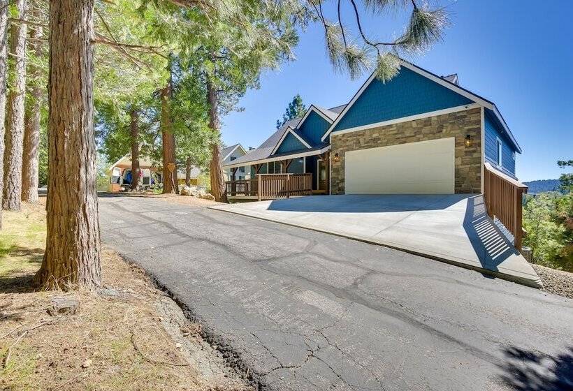 Newly Built Lakeview Home With Family Game Room!