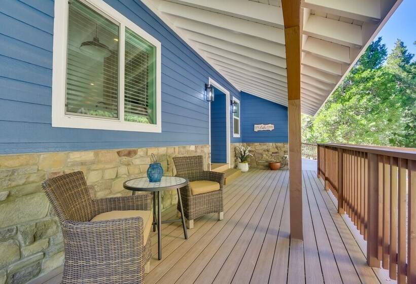 Newly Built Lakeview Home With Family Game Room!