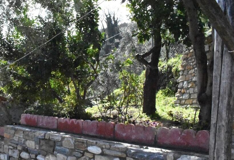 Ovrios Stone House Pelion