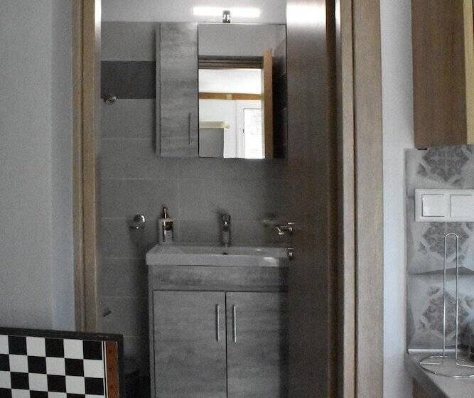 Ovrios Stone House Pelion