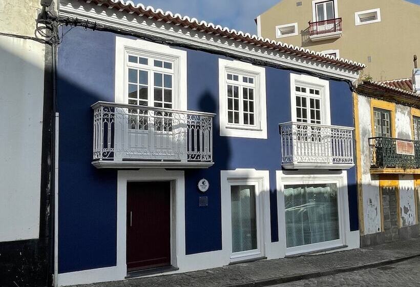 Partenope Hostel And Suites