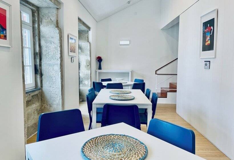 Partenope Hostel And Suites