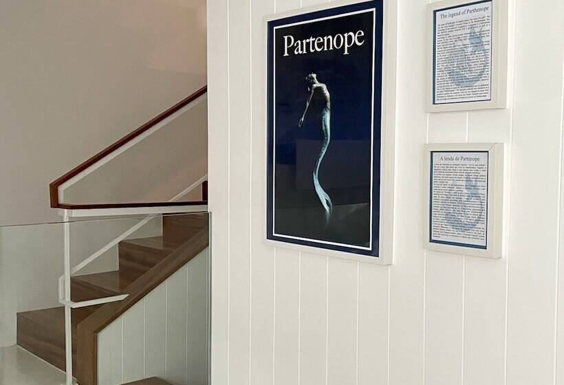 Partenope Hostel And Suites