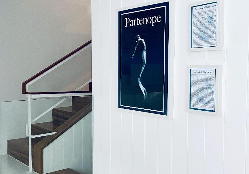 Partenope Hostel And Suites