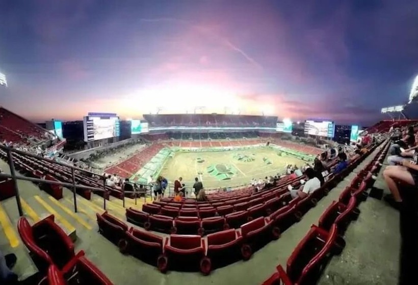 بنسيون Amazing House Relax Near Raymond Stadium