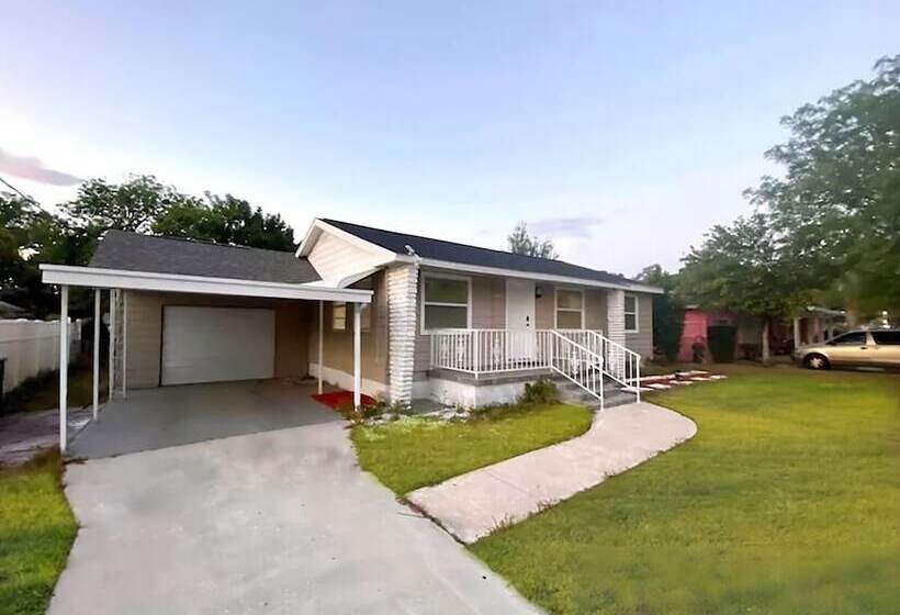 بنسيون Amazing House Relax Near Raymond Stadium