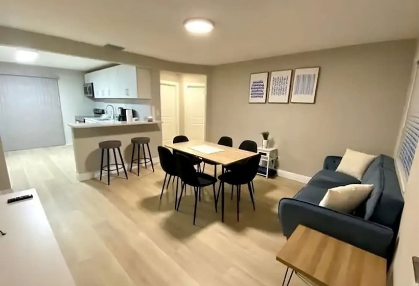 بنسيون Amazing House Relax Near Raymond Stadium