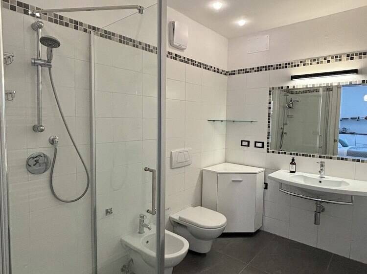 پانسیون Villa Reise