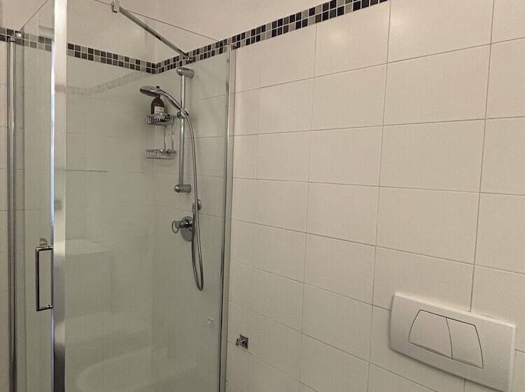 پانسیون Villa Reise