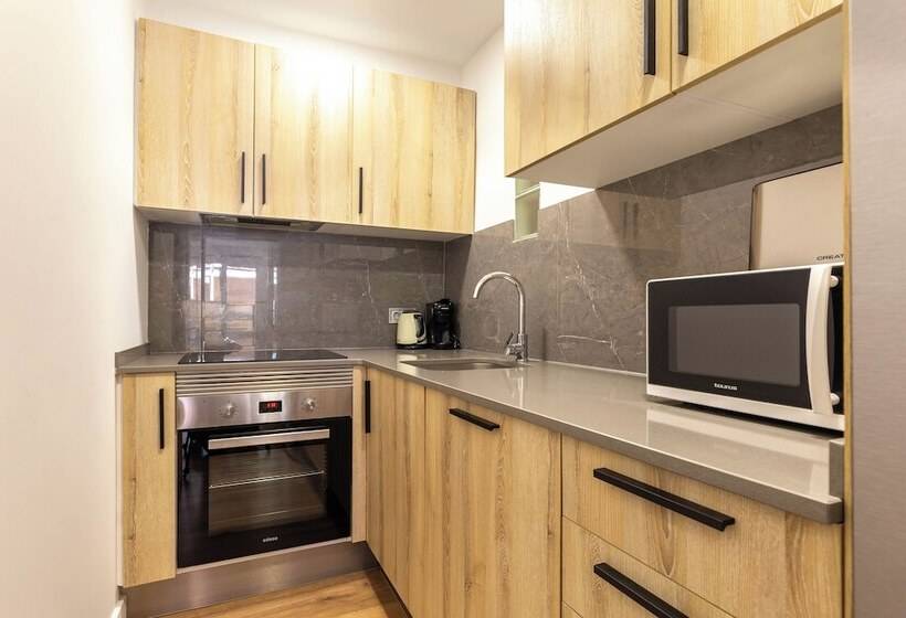 Picasso Suites Cornellá