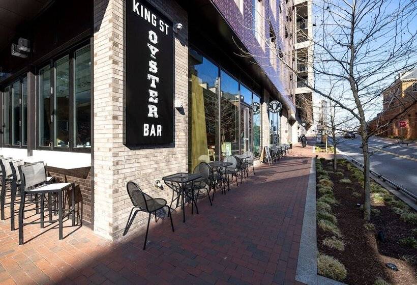 Placemakr Cathedral Heights