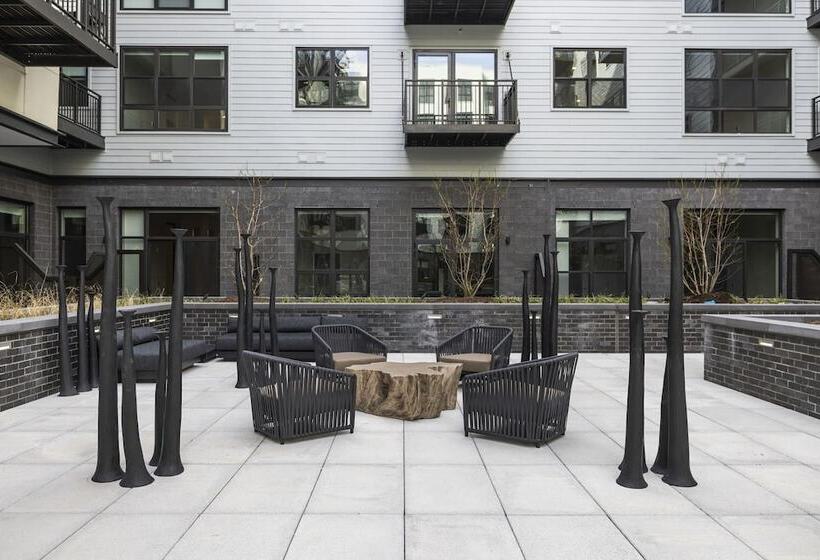 Placemakr Cathedral Heights