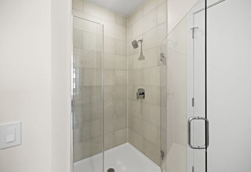 Placemakr Cathedral Heights