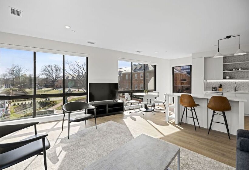 Placemakr Cathedral Heights