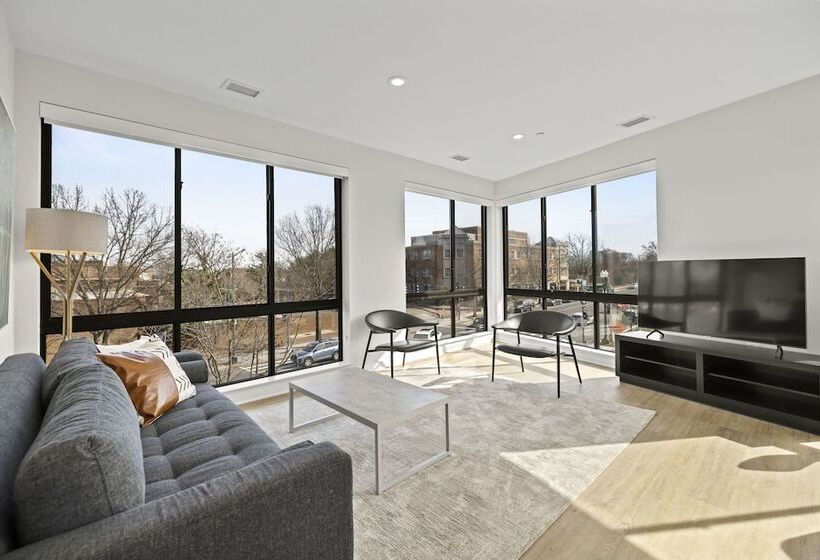 Placemakr Cathedral Heights