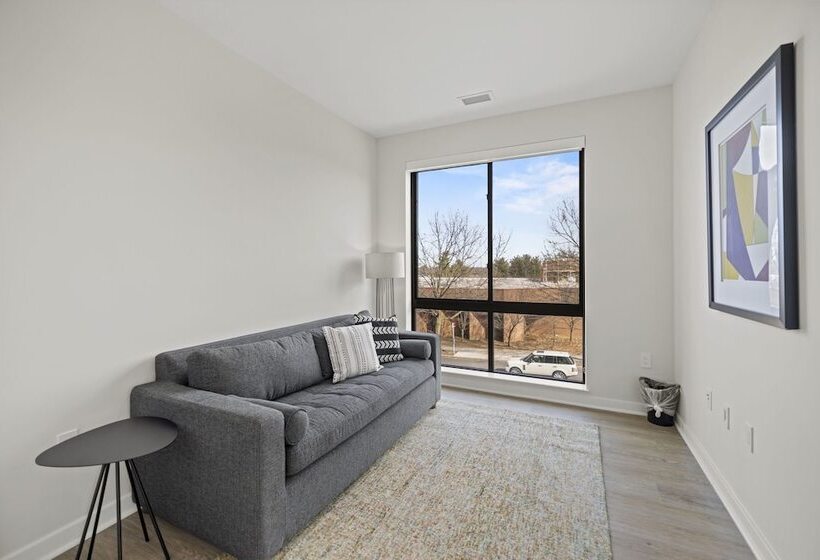 Placemakr Cathedral Heights