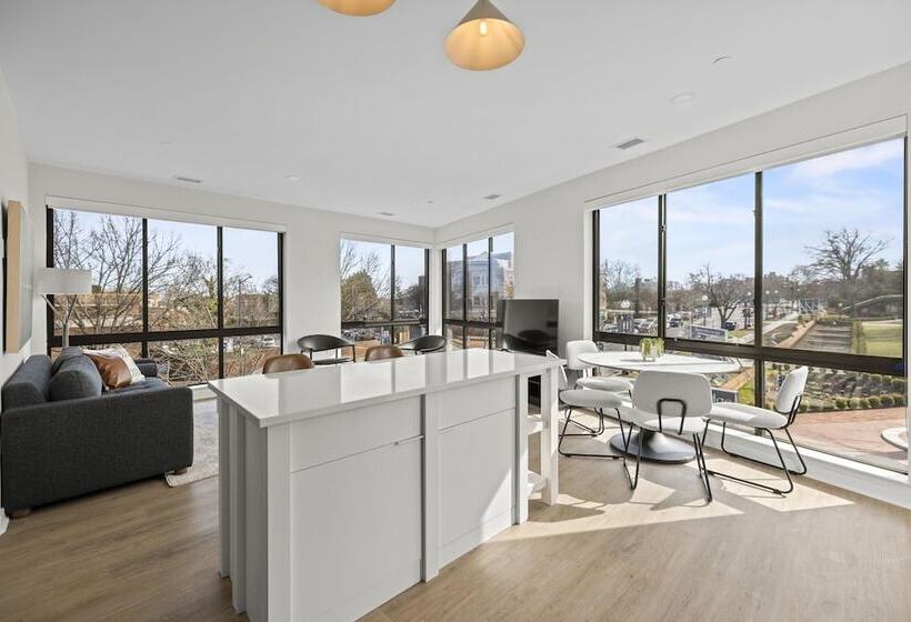 Placemakr Cathedral Heights