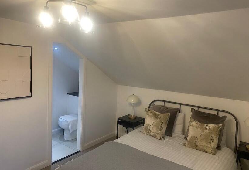 דירת נופש Sleeps7 Parking Garden Patio