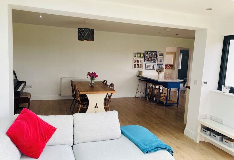 레지던스 Beautiful 4 Bed House With Countryside Views