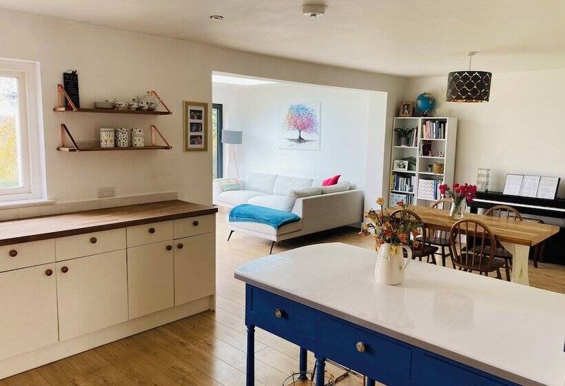 레지던스 Beautiful 4 Bed House With Countryside Views