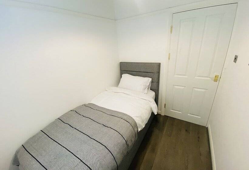 Резиденция Inviting 4 Bed House In Leeds