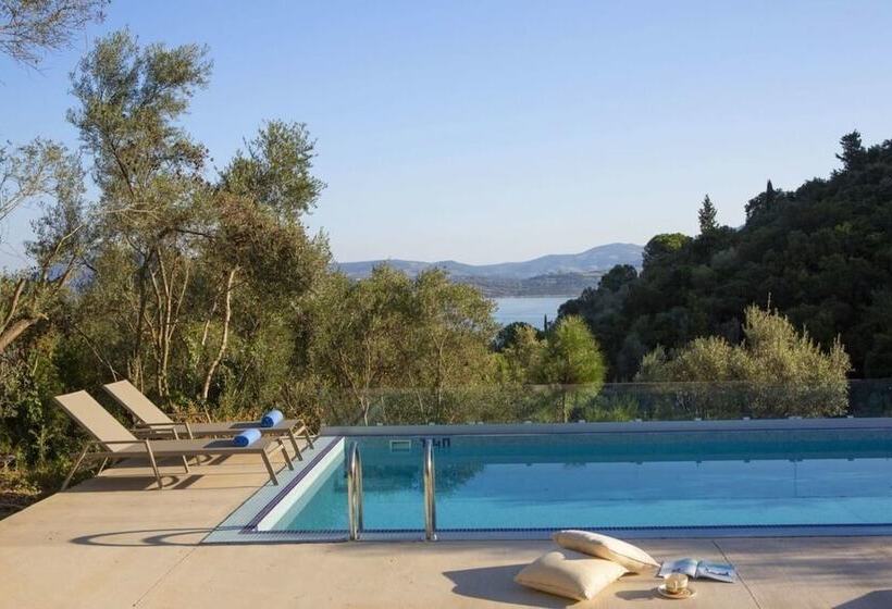 Villas Harriet   With Sea View And Near The Sea