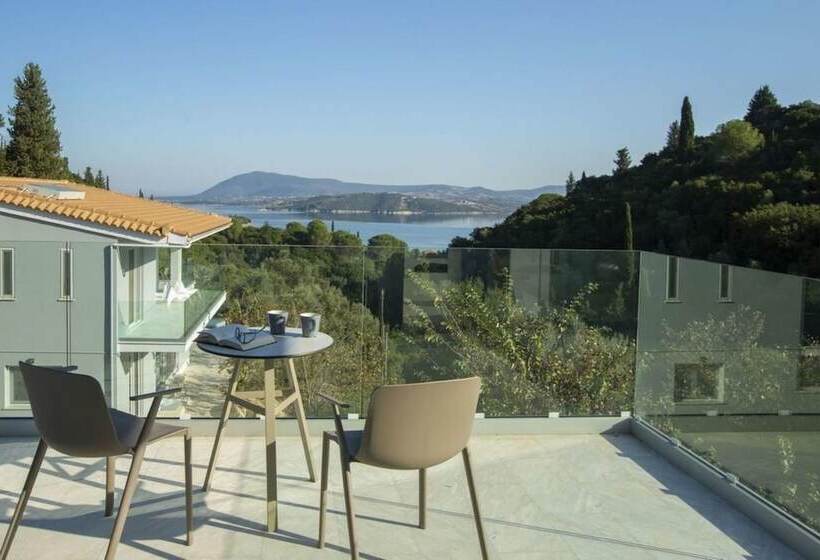 Villas Harriet   With Sea View And Near The Sea
