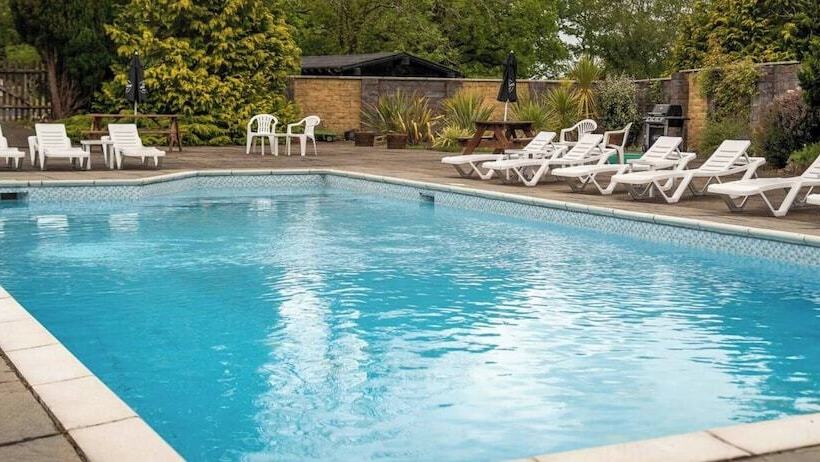 11 Tan Y Coed Woodland Lodge