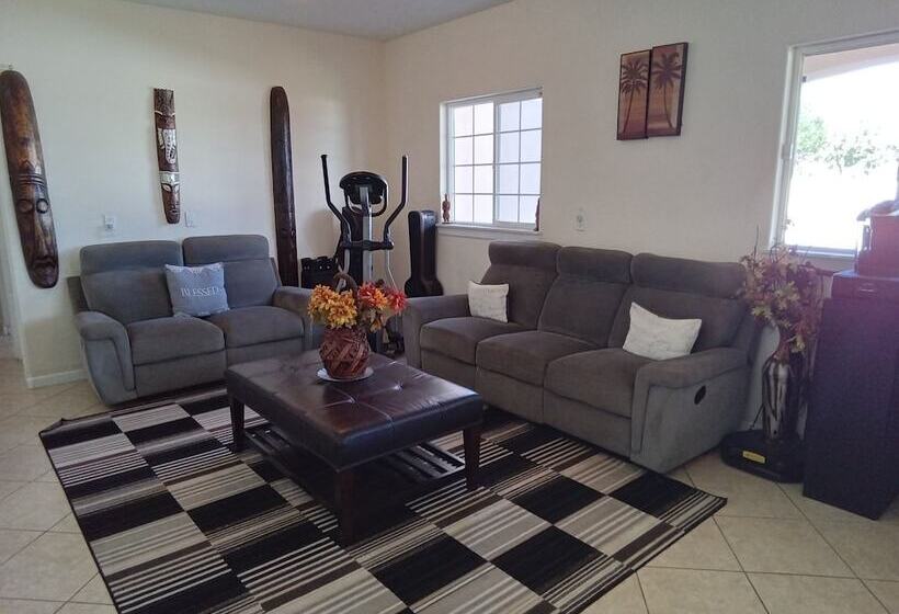 הוסטל Robbins Estate