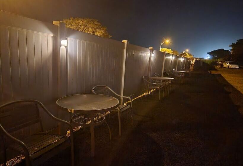 הוסטל Robbins Estate