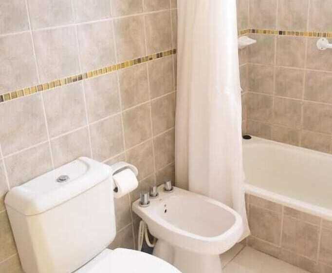 ユースホステル Tranqueras Lodge