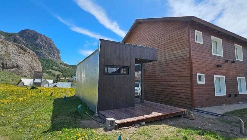 ユースホステル Tranqueras Lodge