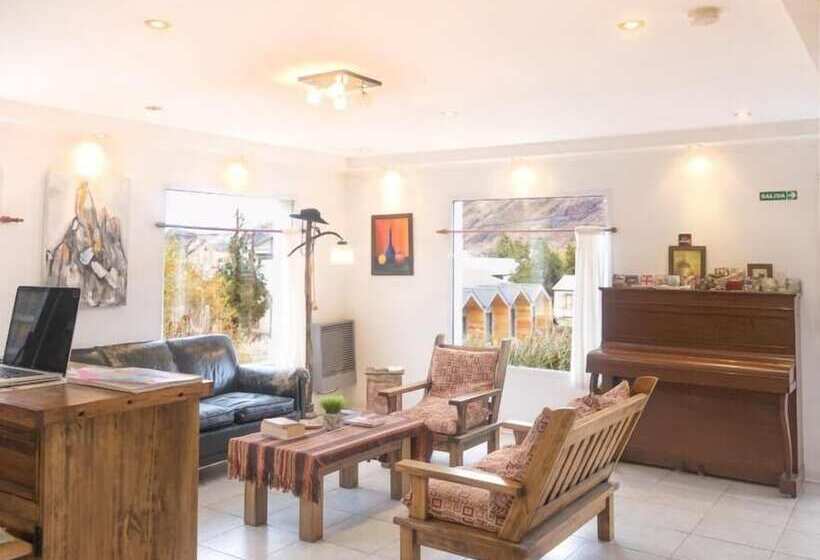 ユースホステル Tranqueras Lodge