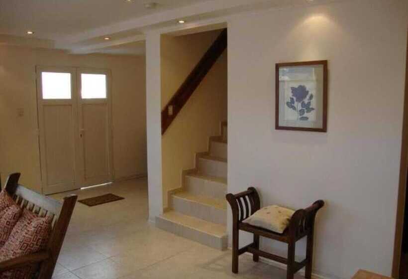 ユースホステル Tranqueras Lodge