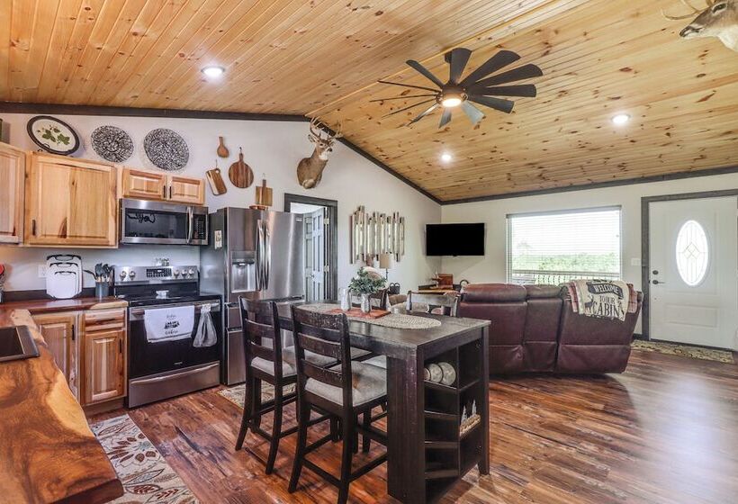 Arkansas Retreat W/ Deck, Fire Pit & Mtn Views!